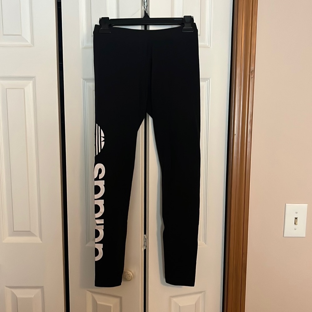 EXCELLENT CONDITION ADIDAS LOGO LEGGINGS